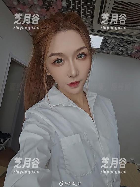 源纱希喵喵喵 源纱希喵喵喵修女写真作品全集,感受她的优雅与神秘气息