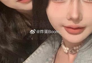 从炸蛋Boom的连体衣作品中感受时尚潮流，下载你的专属视觉享受，品味不凡！