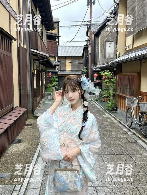 爱美足-蕾蕾 爱美足 - 蕾蕾丝袜高清写真集:在光与影的交错中,探索魅力的无穷可能