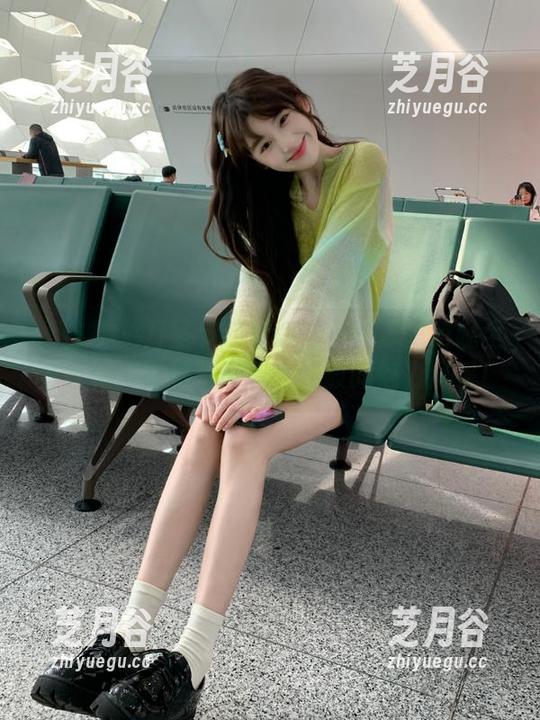 爱蜜社 - 万圣节特别版：小丽莎萌萌哒全套写真，尽展万圣节魔法般的魅力风采！