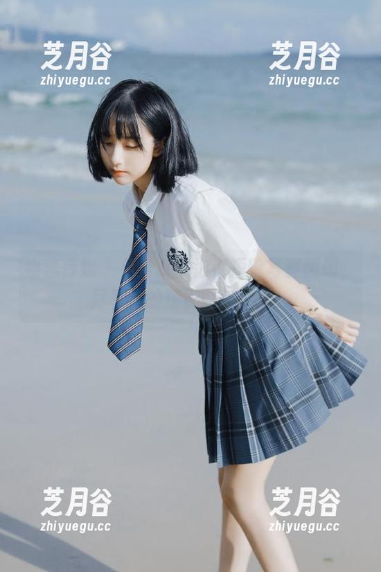 物恋传媒-泡泡 物恋传媒 - 免费欣赏泡泡短靴写真图册,尽享她的精彩时尚之旅!