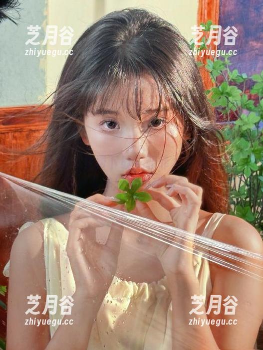 物恋传媒 - 免费下载丨菲菲水手服写真，感受海洋风情和甜美气息