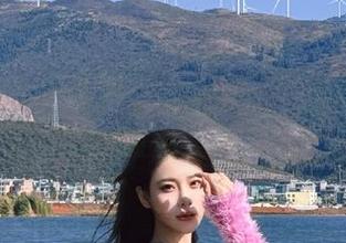 白金Saki独家呈现：三个女仆cos图包让你沉浸其中