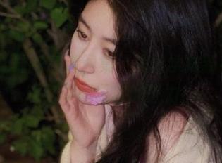 白银81最新高清图集，黑丝学妹新补让你领略不同风格的魅力！