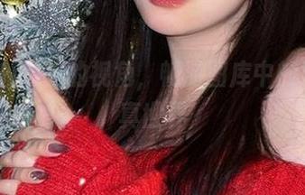 跟随白银81的视角，畅游图库中的双人写真世界