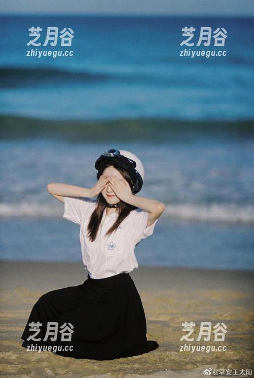 秀人网 - 最新美图出炉：Baileys香儿泳装写真，以迷人姿态展现无尽魅力