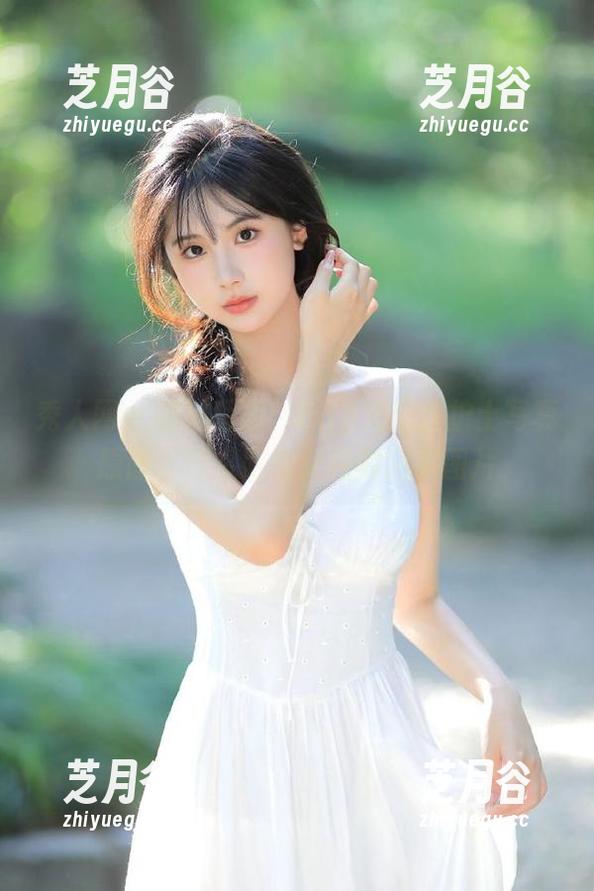 秀人网-Egg尤妮丝 秀人网 - 细腻画面:Egg尤妮丝护士写真原图,捕捉职业女性的风采图片