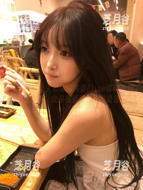 秀人网-Elise谭晓彤 秀人网 - 让人心动的高清Elise谭晓彤双马尾作品,快来感受这份绝美诱惑!