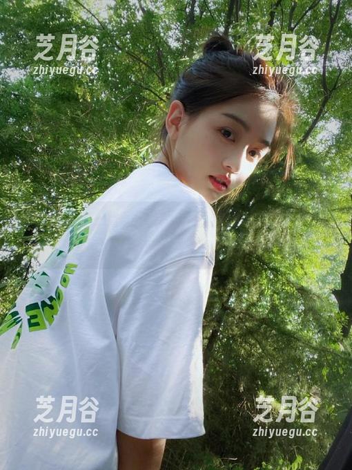 秀人网-Elise谭晓彤 秀人网 - Elise谭晓彤白丝写真专辑,超美套图绽放青春的无限可能