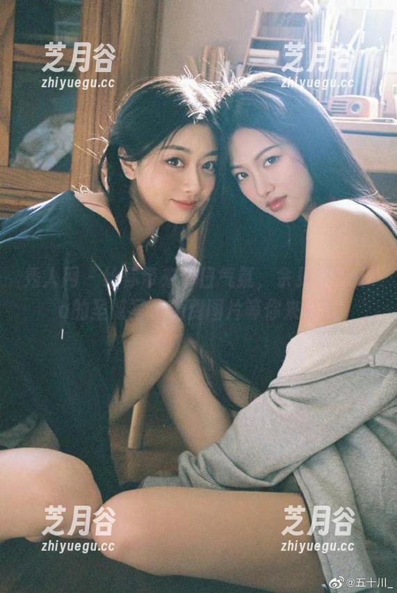 秀人网 - 给你带来节日气氛，佘贝拉Bella的圣诞写真免费图片等你来获取