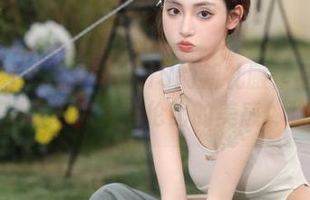 秀人网 – 冯木木LRIS的新礼服作品更新，带给你无与伦比的美感体验