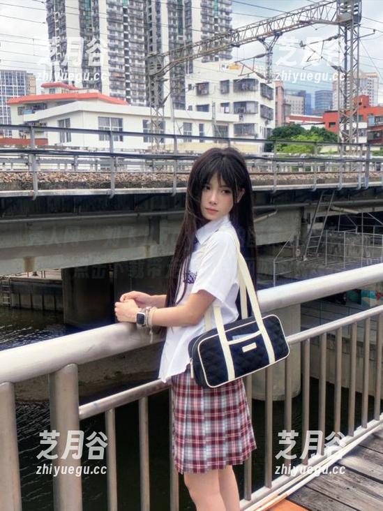 秀人网-刘飞儿Faye 秀人网 - 刘飞儿Faye自拍图集大公开,点击下载带走你的美丽瞬间!