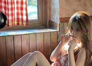 秀人网 – 精致高清图片：安然anran短裙写真，带你领略时尚新境界