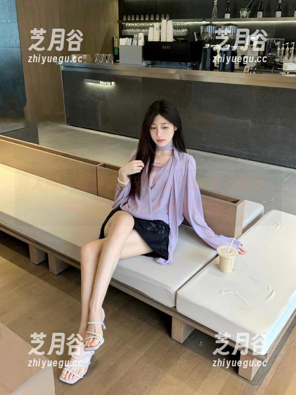 秀人网-安然anran 秀人网 - 在线走进安然anran泳衣图集,领略她独特的水边美丽风情