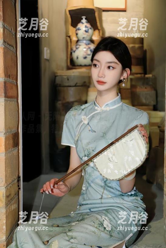 秀人网 - 无限魅力：小海臀Rena的皮衣作品集，特别分享她的时尚探险之旅