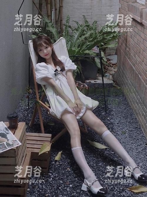 秀人网-心妍小公主 秀人网 - 心妍小公主最新黑丝性感演绎套图更新,别样风情让你欲罢不能!