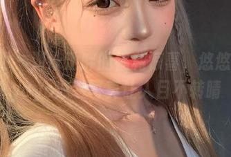 秀人网 – 游泳池畔的福利惊喜，悠悠酱yoyoyo泳装写真让人目不转睛