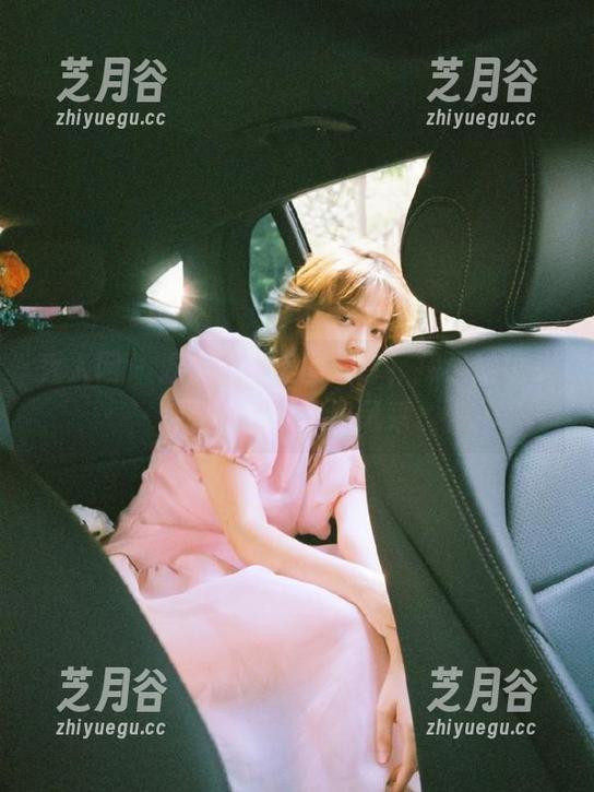 秀人网-温妮 秀人网 - 温妮清纯美图分享,探寻她镜头下的独特青春风采