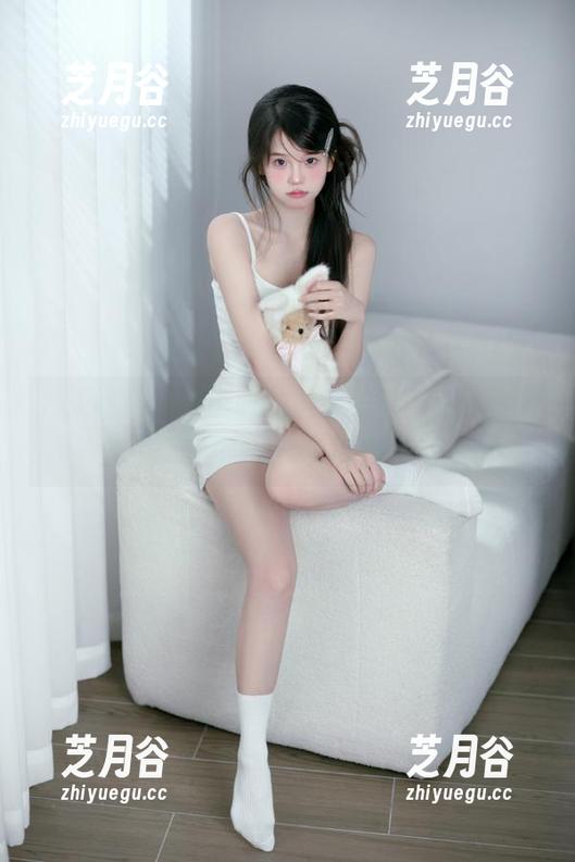 秀人网-王俪丁呀 秀人网 - 王俪丁呀的旗袍美图作品欣赏,发现独特的文化与时尚碰撞!