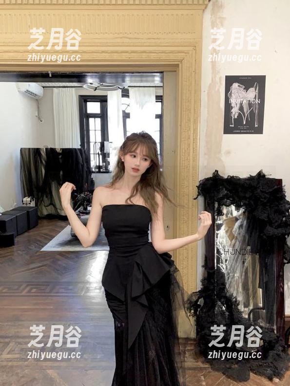 秀人网 - 艾栗栗栗栗栗栗吖黑丝套图现已免费推出，快来收获美丽的惊喜吧！