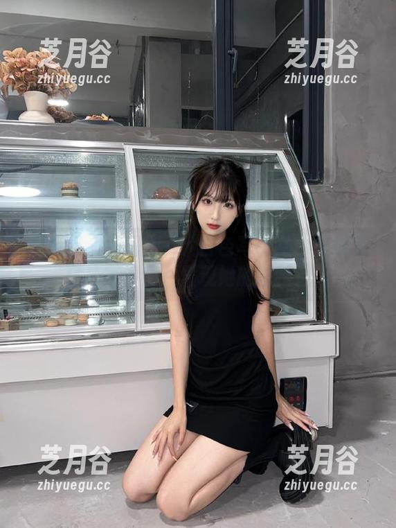 秀人网-陈思琪Art 秀人网 - 陈思琪Art白色写真集:原图分享与高清图片展现她的独特魅力