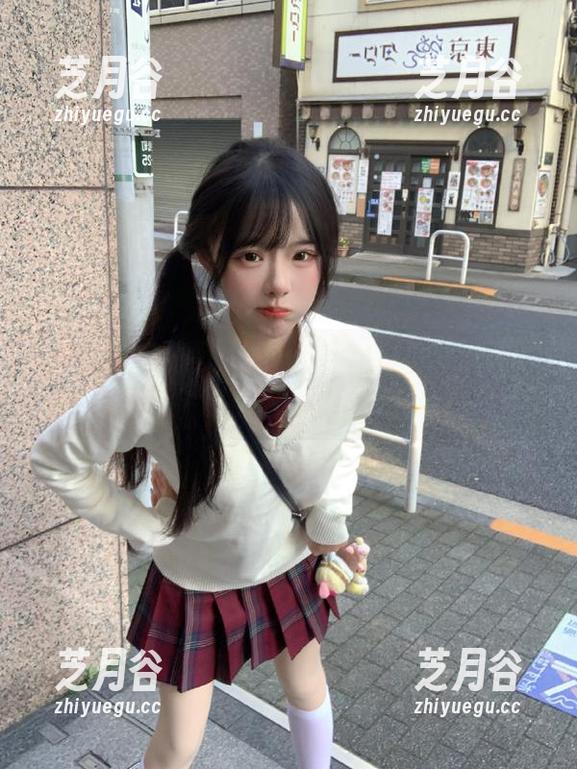 秀人网-陈茜妮zoe 秀人网 - 免费提供陈茜妮zoe吊带写真,全新照片带来惊艳与时尚灵感!