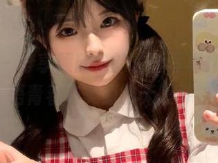 秀人网 – 分享顾欣怡的灰丝写真作品，领悟青春与美丽的无限可能