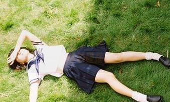 秀人网 – 体验高清颜浅浅Cindy连体衣写真资源，感受时尚与个性的碰撞