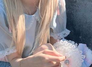 紧急企划 – 更新：林书辞吊带写真图片，展现她别样的优雅风情