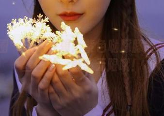 微密圈 – 私拍专辑：紫色哒豚豚的吊带黑丝图片，魅惑无限哦！