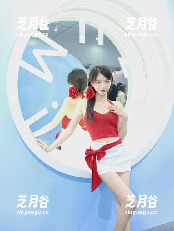 美媛馆-伊小七MoMo 美媛馆 - 伊小七MoMo带你走进夏日海边图集,下载随时重温美好时光!