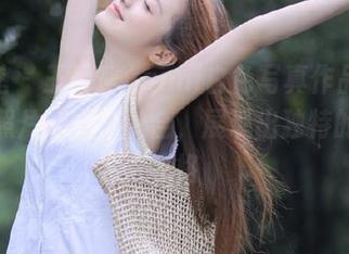美媛馆 – 王馨瑶yanni白色写真作品：原图与照片的完美融合，展现出独特的个人风格