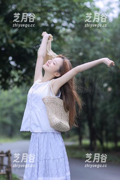 美媛馆-王馨瑶yanni 美媛馆 - 王馨瑶yanni白色写真作品:原图与照片的完美融合,展现出独特的个人风格