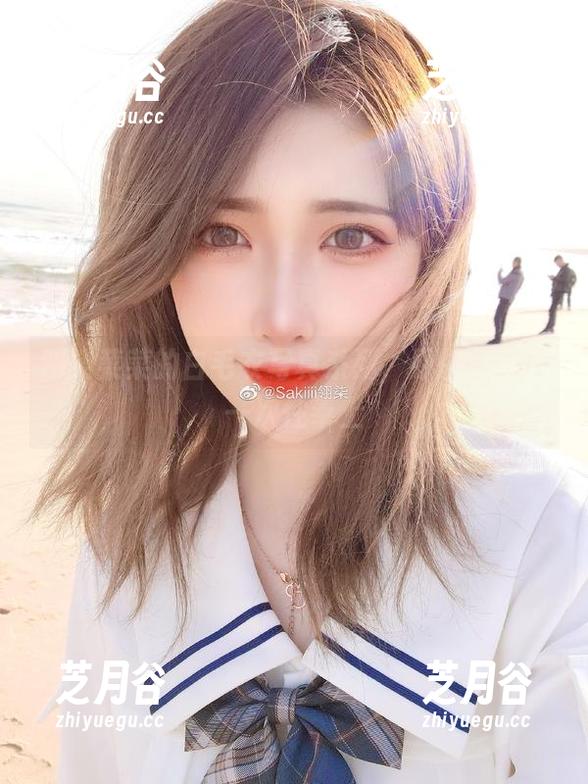 翎柒菜菜的白毛衣写真系列，原图和图片一次性奉上