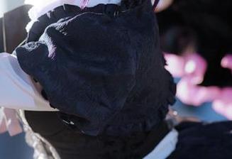 免费下载胡桃喵竟泳美图，探索她的清爽万千风格！