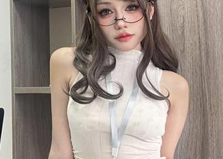 芊川一笑MNK的可爱写真集：呈现最美的图片与瞬间