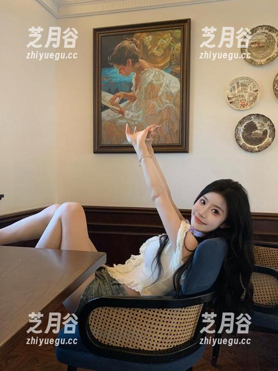 花漾show-周于希 花漾show - 私拍之美,周于希的温柔原图:每一帧都是故事与情感