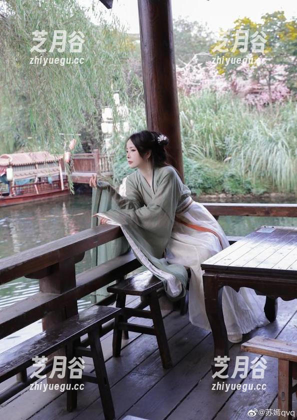 苏嫣嫣阿姨 苏嫣嫣阿姨的高清美图,白色猫耳头饰让人想问她有什么秘密会传授?