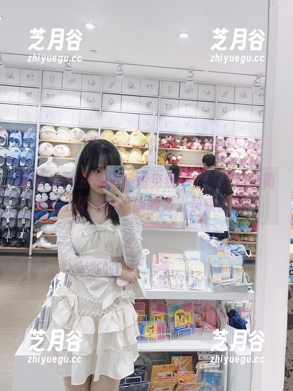 萌芽儿o0 萌芽儿o0携旗袍美图免费奉上,这颜值简直让人怀疑自己的眼力,快来围观!