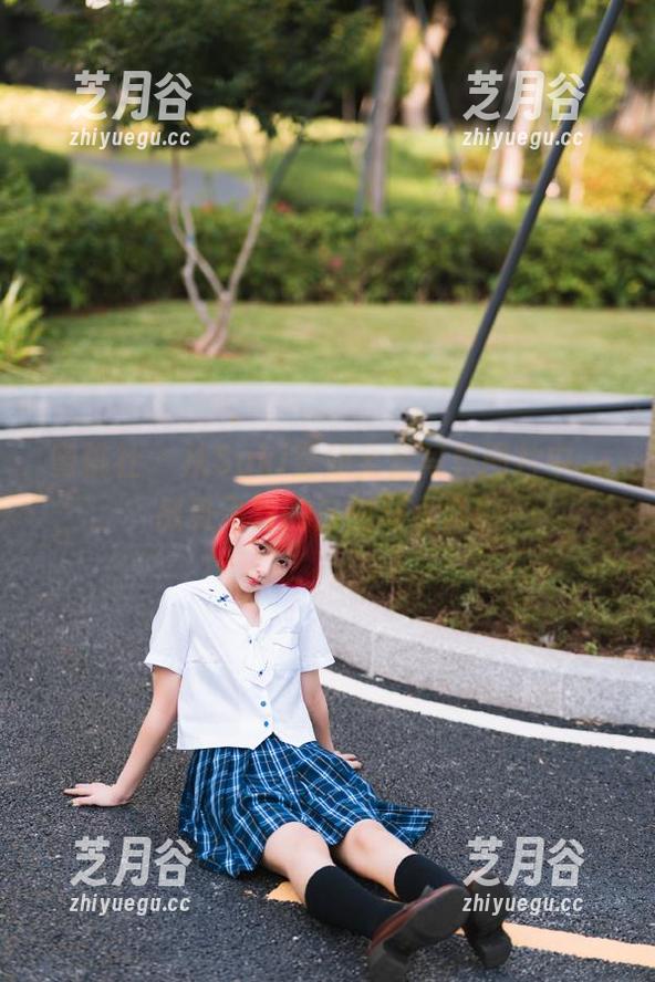 蜜桃社-Suki 蜜桃社 - 从Suki空姐全套写真图片中,感受飞行的自由与优雅!