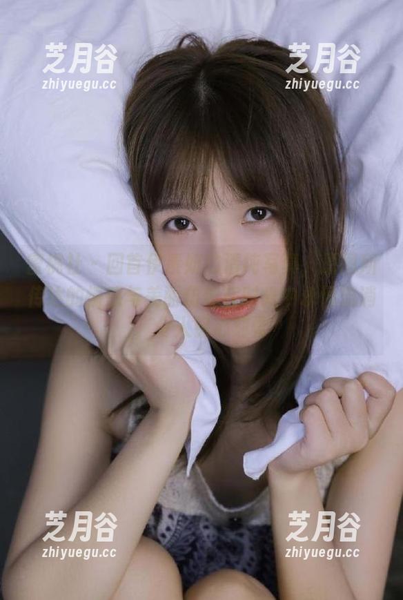 蜜桃社-伊素妍 蜜桃社 - 回首伊素妍的清纯写真,原图所传达的情感与美丽仿佛在时光中永恒流淌,令人铭心刻骨