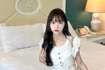 蜜桃社 – 免费下载缇娜美Tinami的迷人礼服照片，尽情欣赏她的优雅与风采！