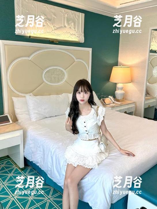 蜜桃社 - 免费下载缇娜美Tinami的迷人礼服照片，尽情欣赏她的优雅与风采！