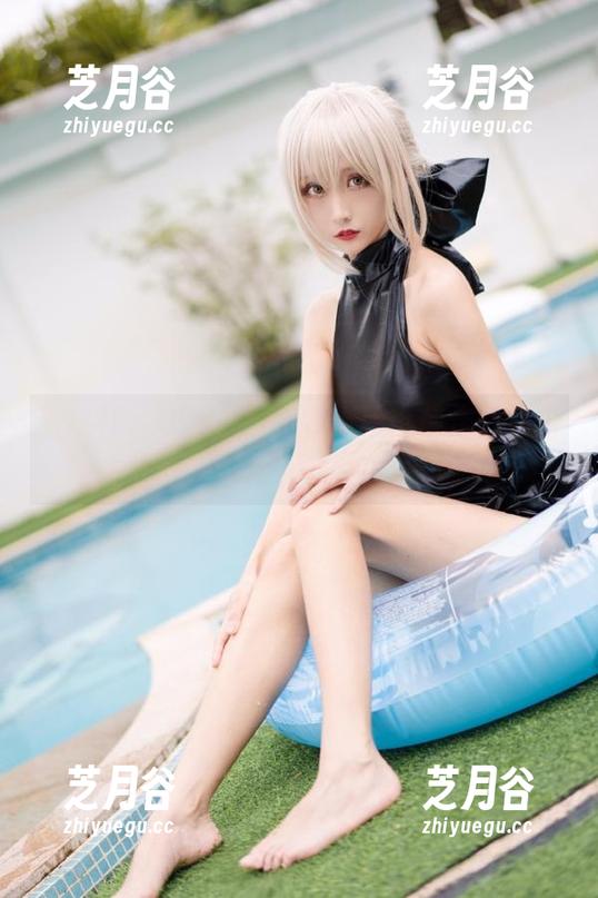 蜜桃社 - 美绪私房写真原图带你走进她的教室梦境