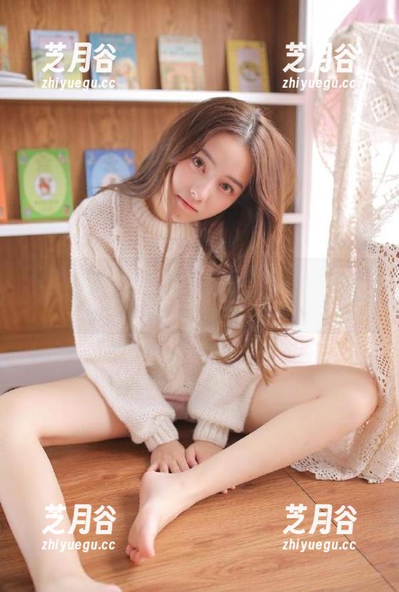 蜜桃社-萌美Moemi 蜜桃社 - 超可爱萌美Moemi双马尾写真套图,让你心动不停!