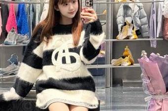 蜜桃社 – 默默Momo的体操服私拍套图，来看看我在镜头下的真实与坚持