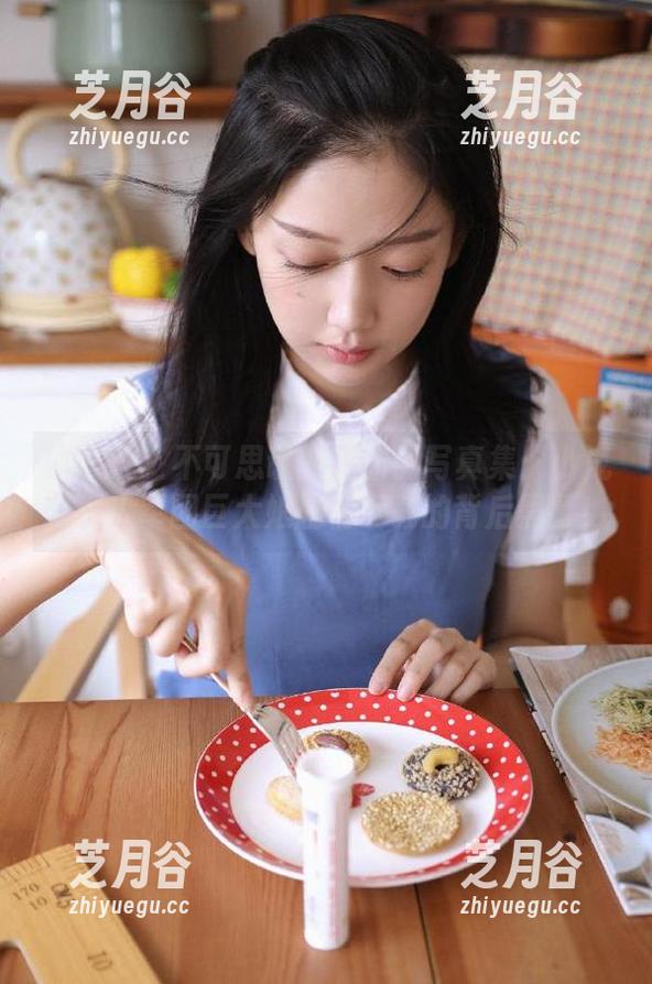 袜啵啵 - 不可思议的甜甜圈写真集：小汽车小人军团巨大娘剧情下载的背后黑幕！