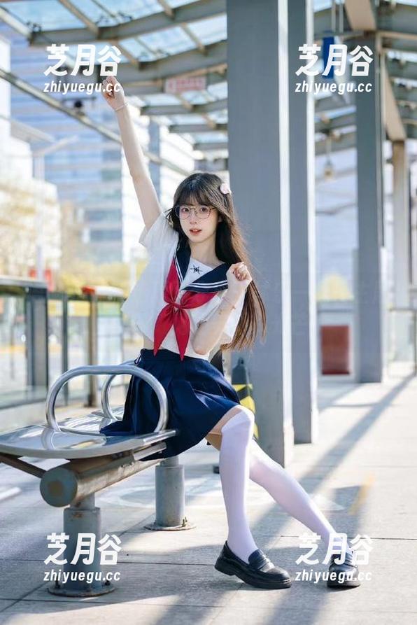语画界 - 精选原图分享：林乐一天使主题写真，见证美丽的光芒