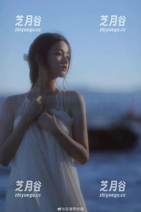 语画界-言沫 语画界 - 言沫呈现的美丽瞬间:靓丽户外车模作品,免费下载全套高清写真!