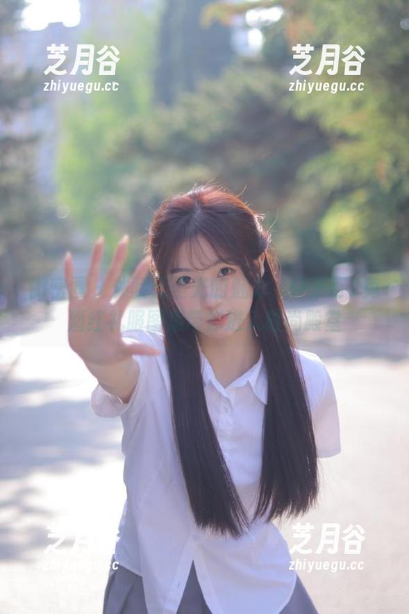 轩子巨2兔 微密圈 - 体验无圣光的魅力,轩子巨2兔酒红礼服图集带你进入时尚殿堂